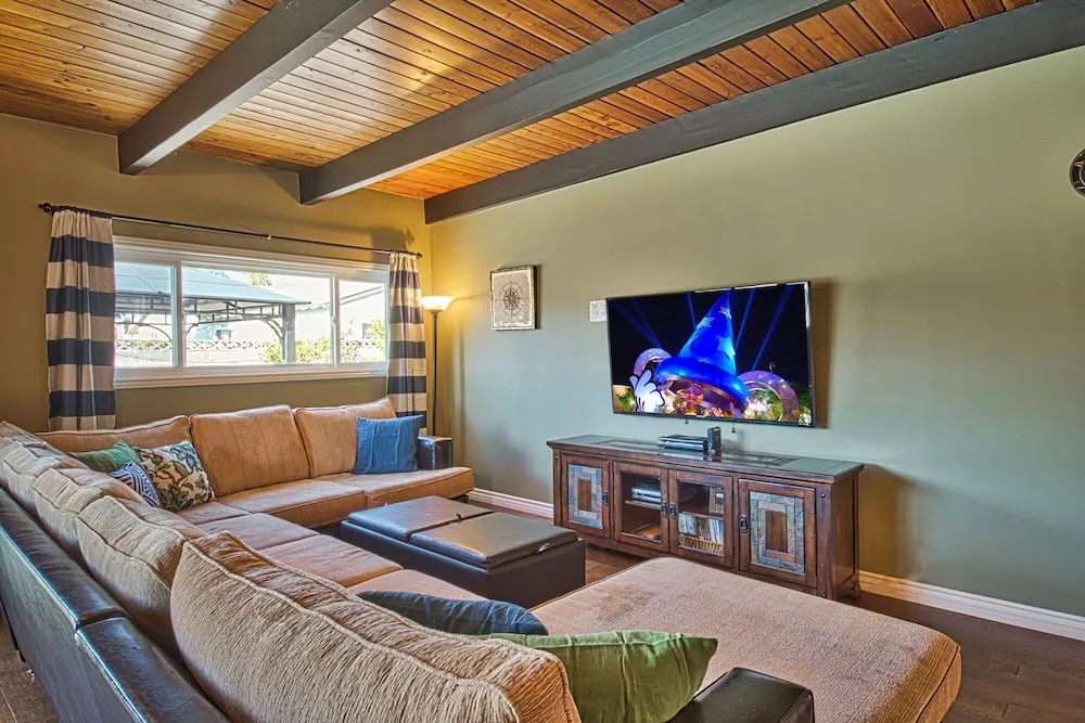 Jungle Cruise 4 Bedrooms 2.5 Bathrooms Home