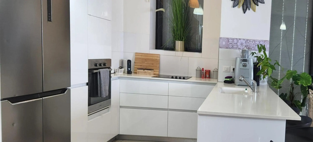Bat Yam Luxery 4BR Sea View Suite