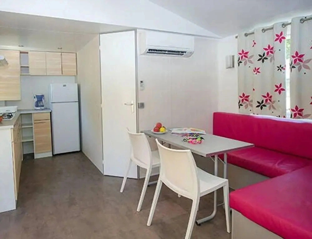 Comfy Mobile Home in Calig for 4
