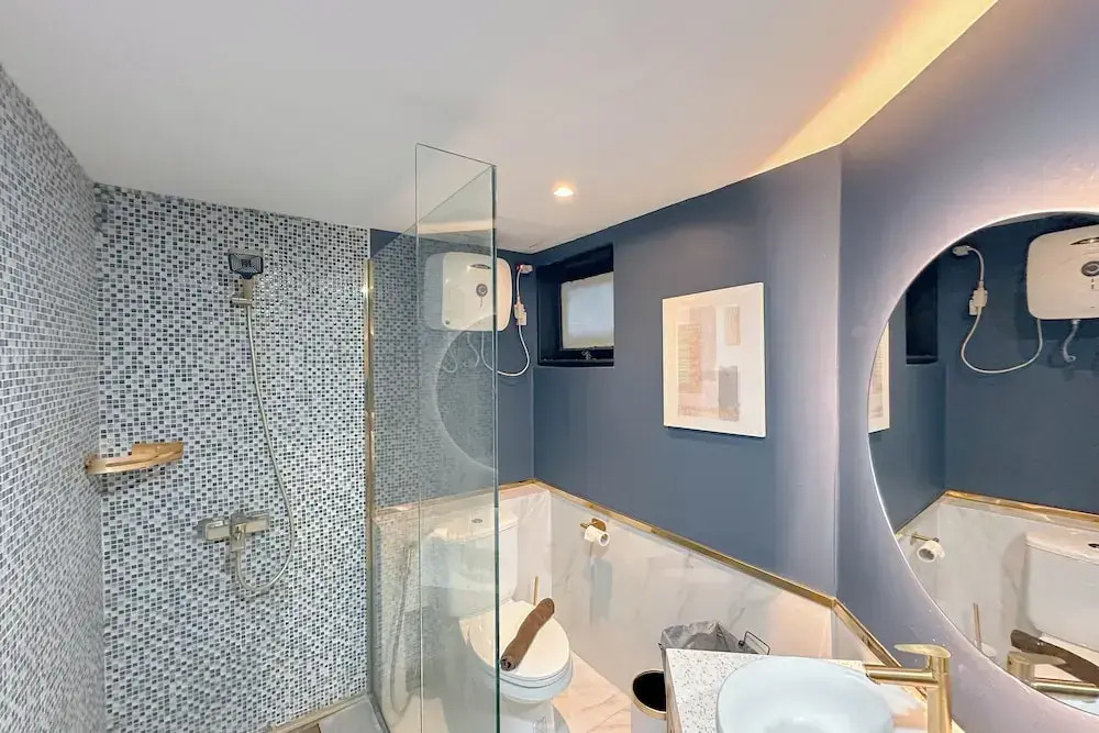 Modern Look With Wooden Accent 3Br At Kondominium Puncak Marina Apartment
