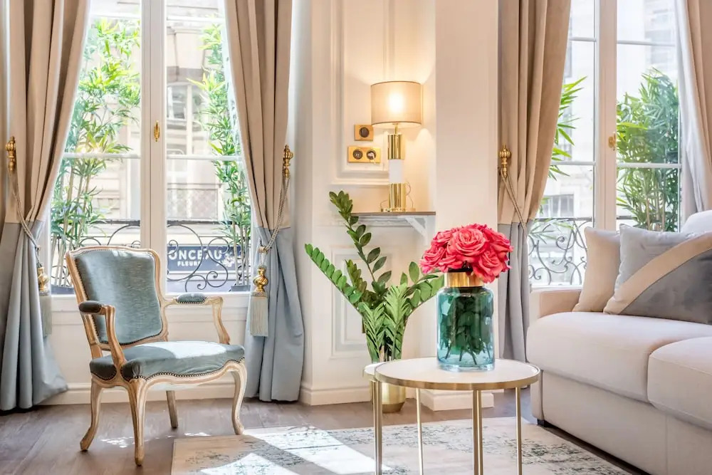 Luxury 3 Bedroom 2 Bathroom Palace Apartment - AC - Louvre