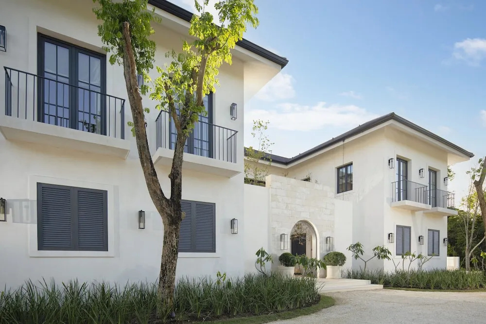 Villa Escondida by Lumina