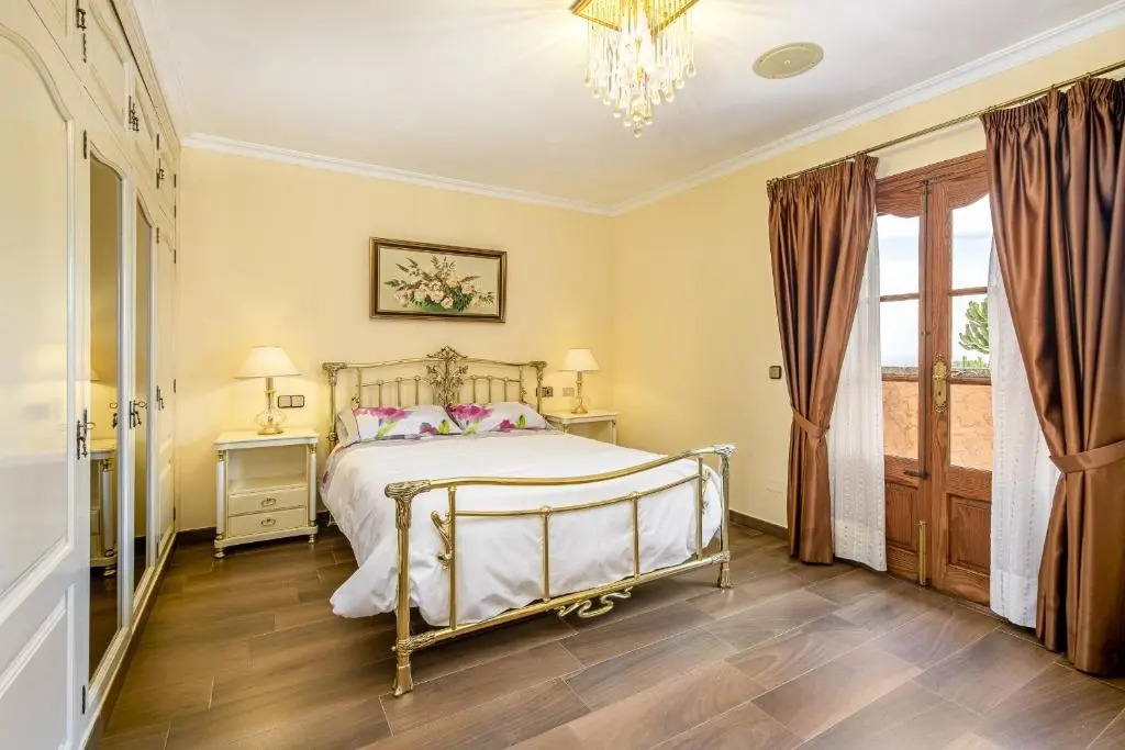 Villa Oscols dAlt