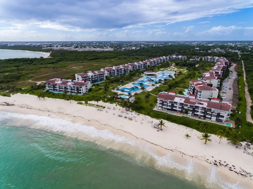 Stunning Ocean Front By Condo Boutique