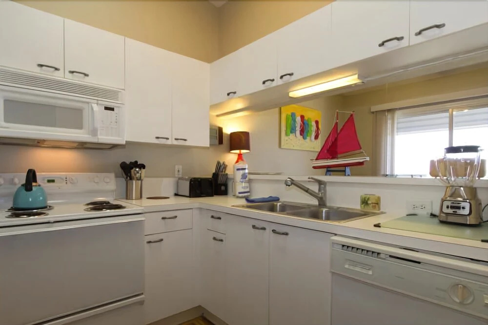 Sandy Pointe 210
