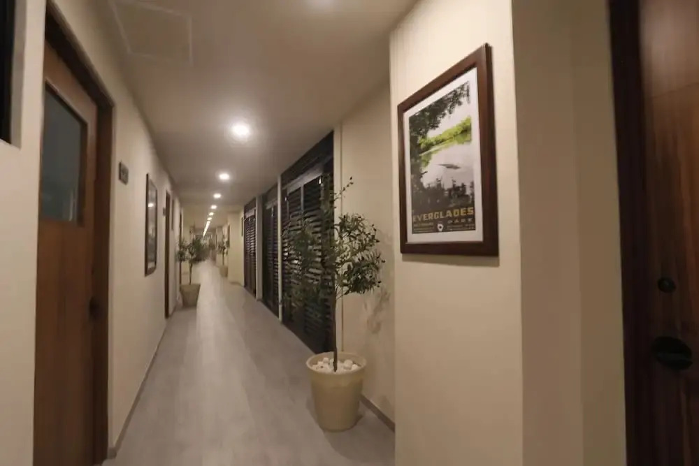 Everglades Suites