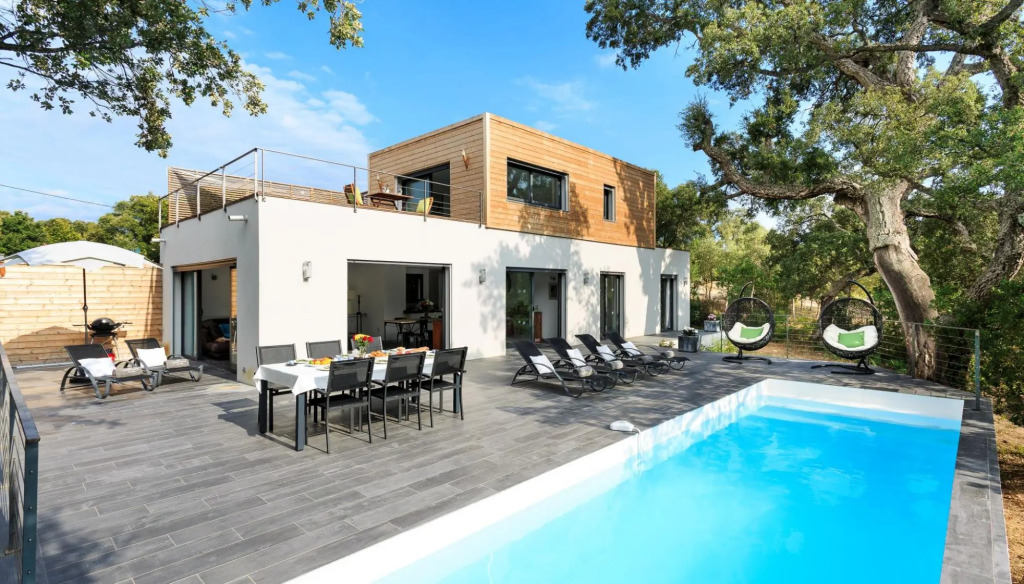 Casa Julia in Zonza with 3 bedrooms and 4 bathrooms