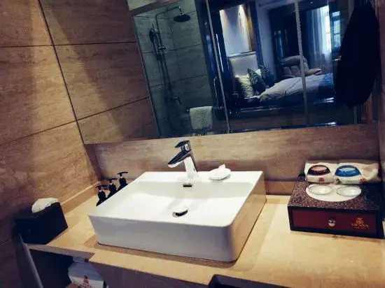 Weimei Shangpin Hotel (Hami Huanghou Tianjie)