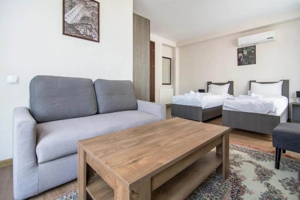 Hotel "Elesa Wera"