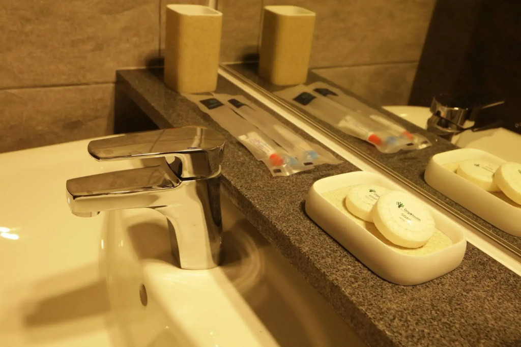 Yihua Hotel