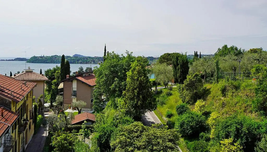VALLE FIORITA 42 - Lake view apartment