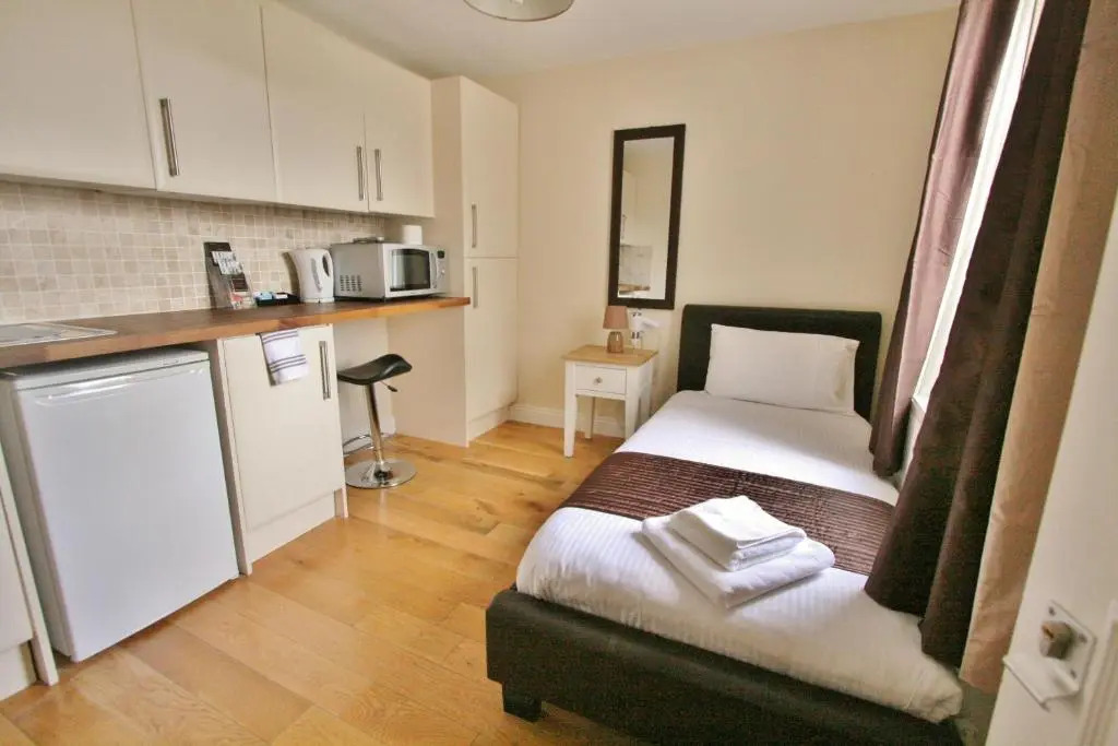 Central Studios Gloucester Road by RoomsBooked