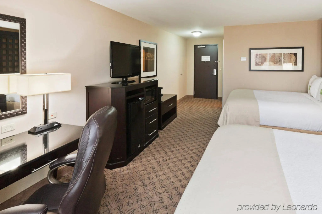Holiday Inn Hotel & Suites Tulsa South by IHG