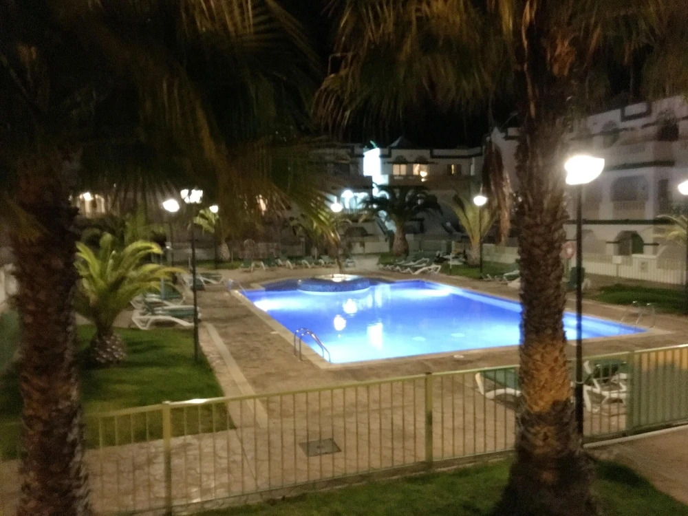 Apartment With one Bedroom in Castillo Caleta de Fuste, With Wonderful Mountain View, Shared Pool and Enclosed Garden