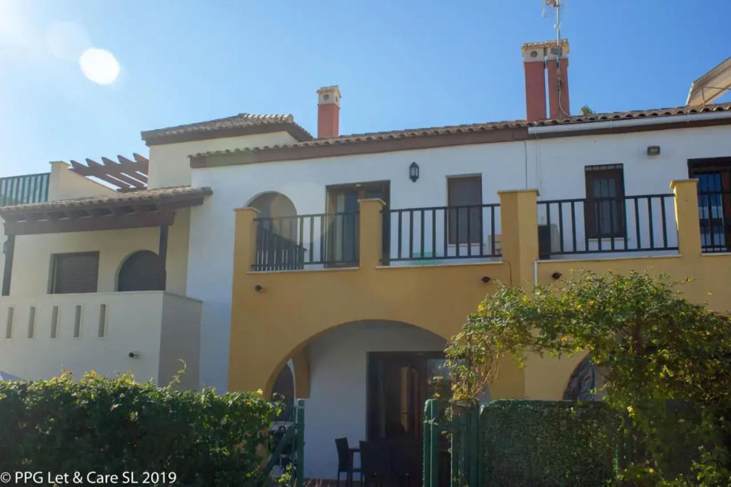 Town House with Garden and Pool Access