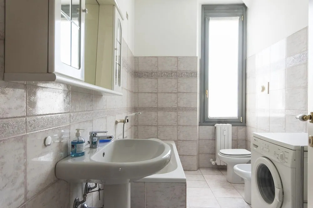 Bright & Cozy Flat near Navigli, Iulm, Tortona