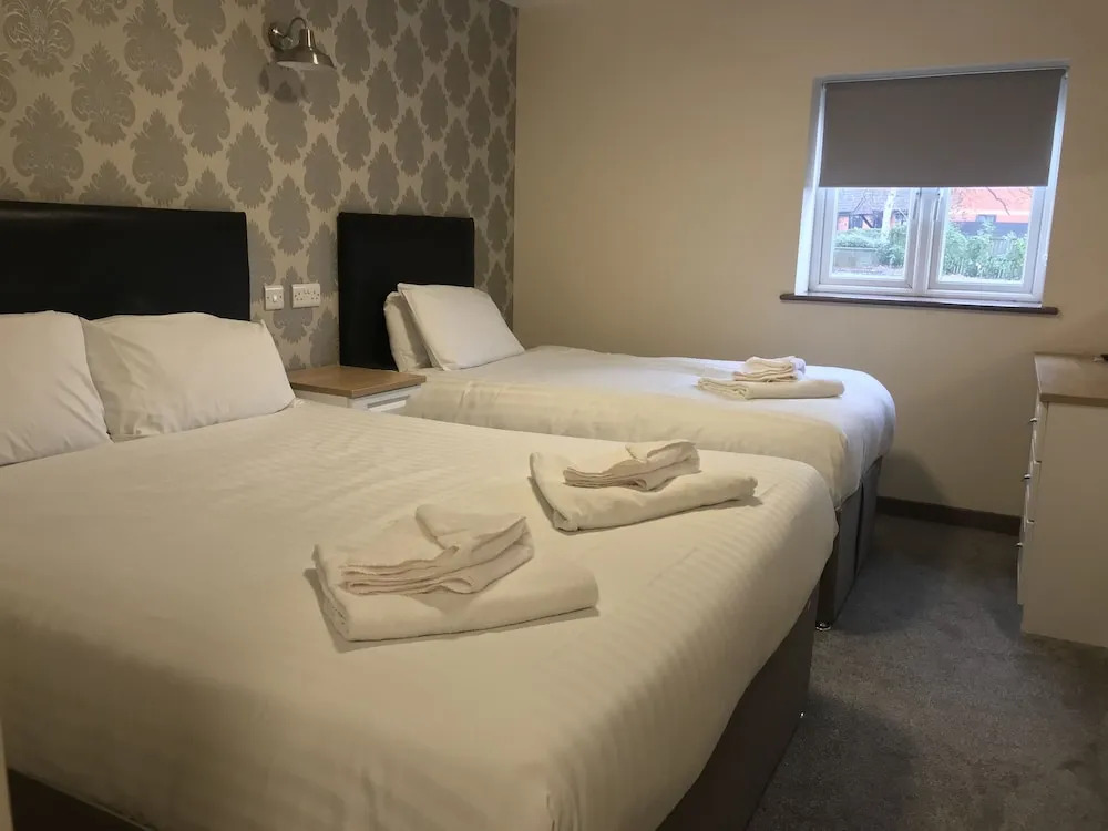 Broom Hall Inn