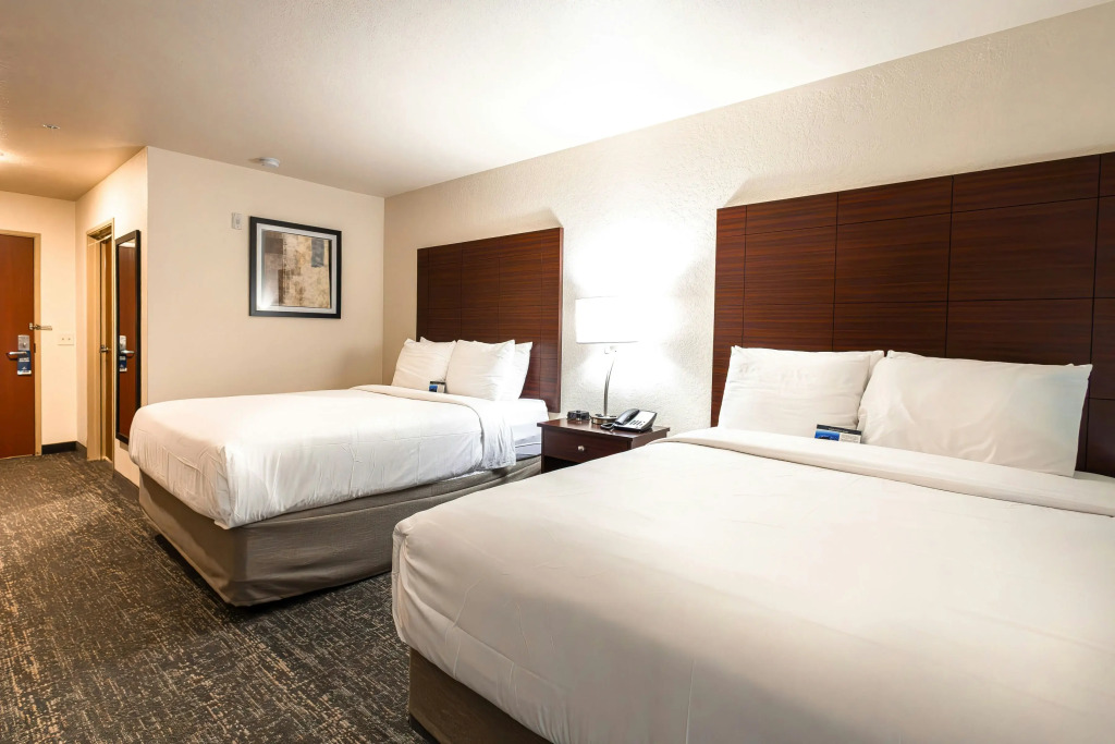Cobblestone Inn & Suites - Big Lake