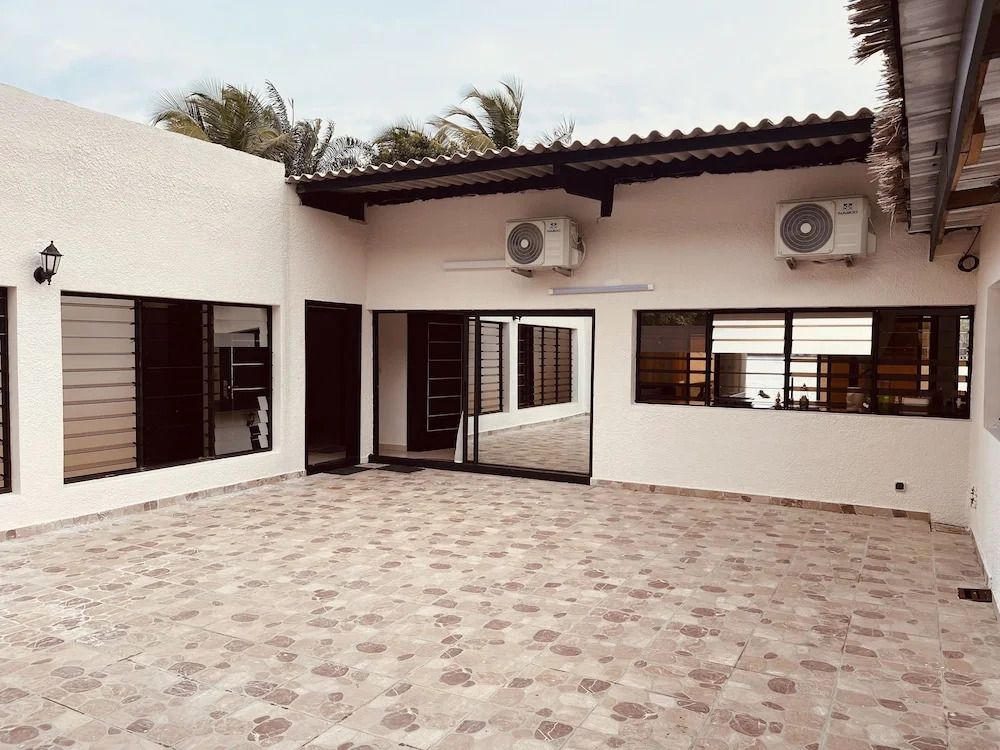 Assine Magnifique Villa Avec Piscine