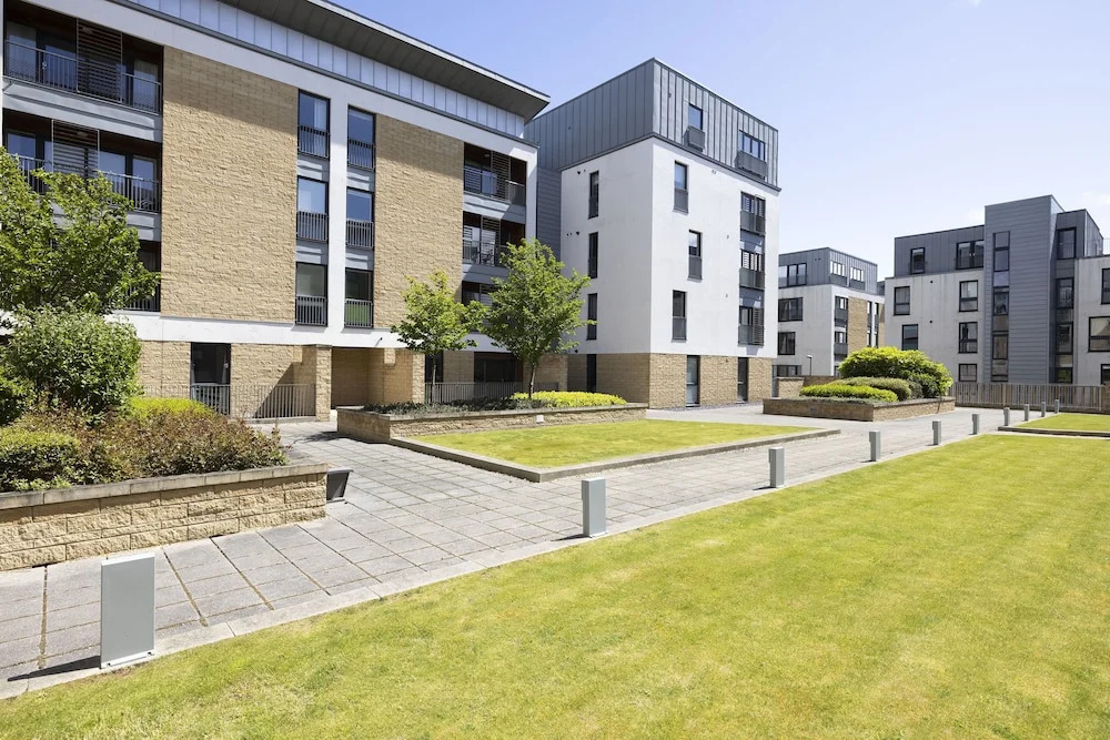 JOIVY Modern 2-Bedroom Flat Near Inverleith Park