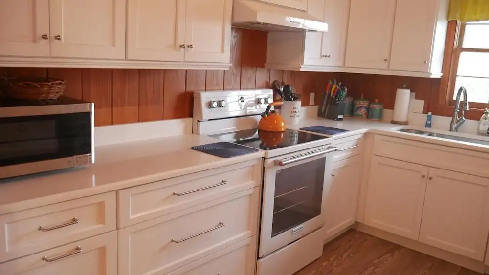 Granny's Beach House - 6 Br Home