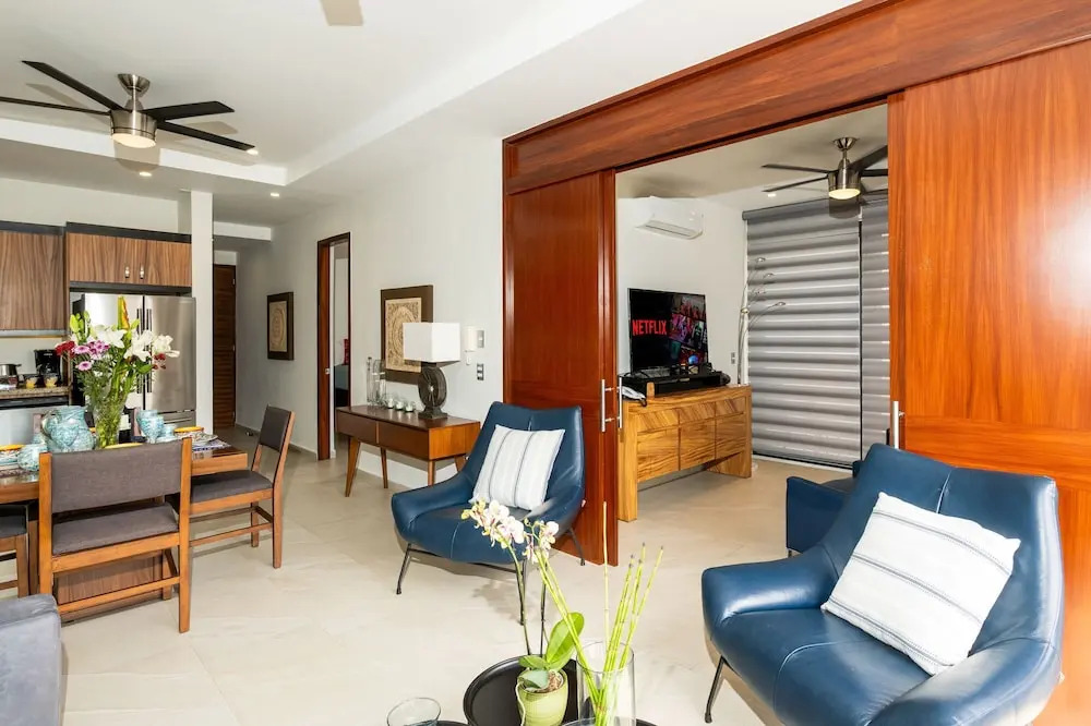 3 Adults or 2 Adults 2 Kids 1 Block From Ocean A Location