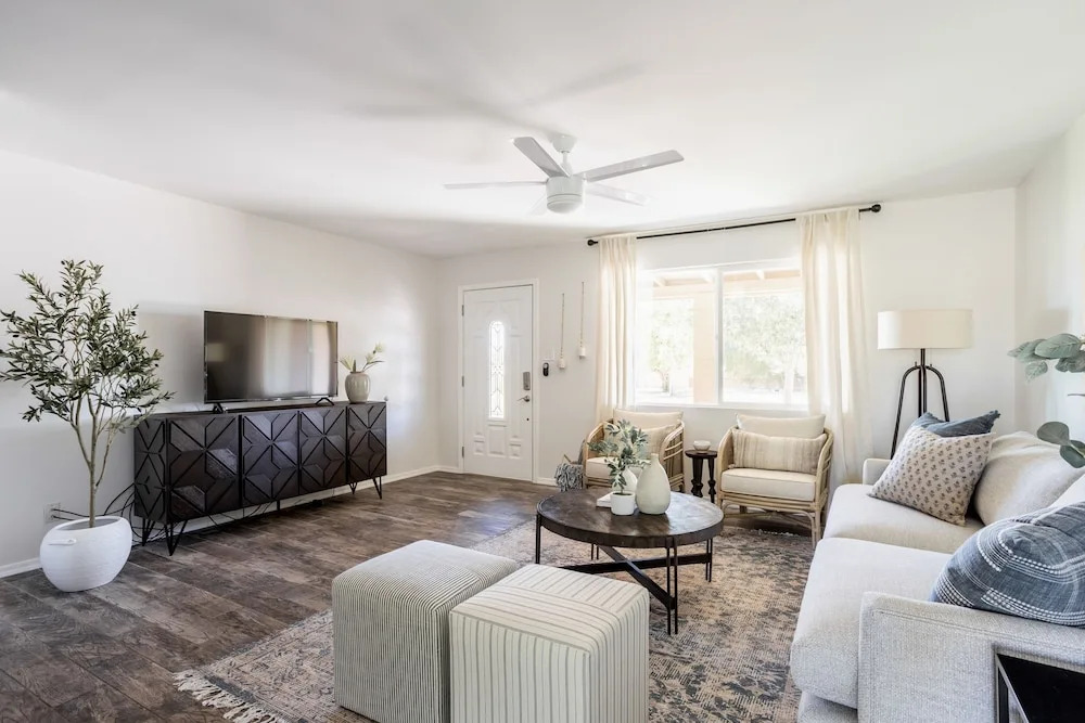Central & Contemporary Getaway W/ Backyard Oasis 4 Bedroom Home