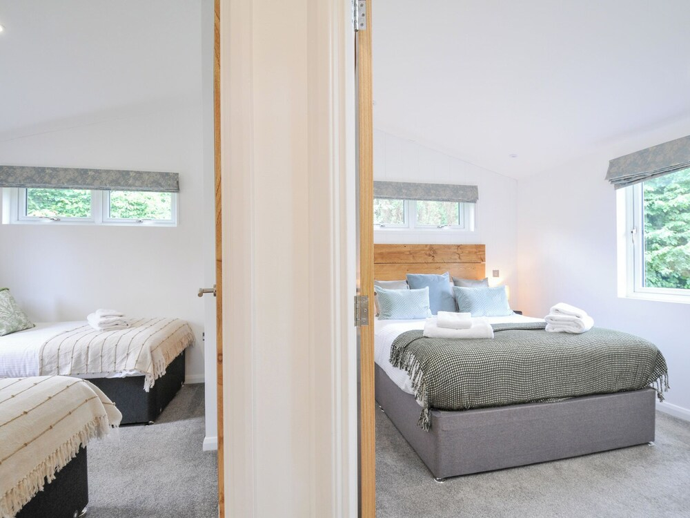 3 Meadow Retreat