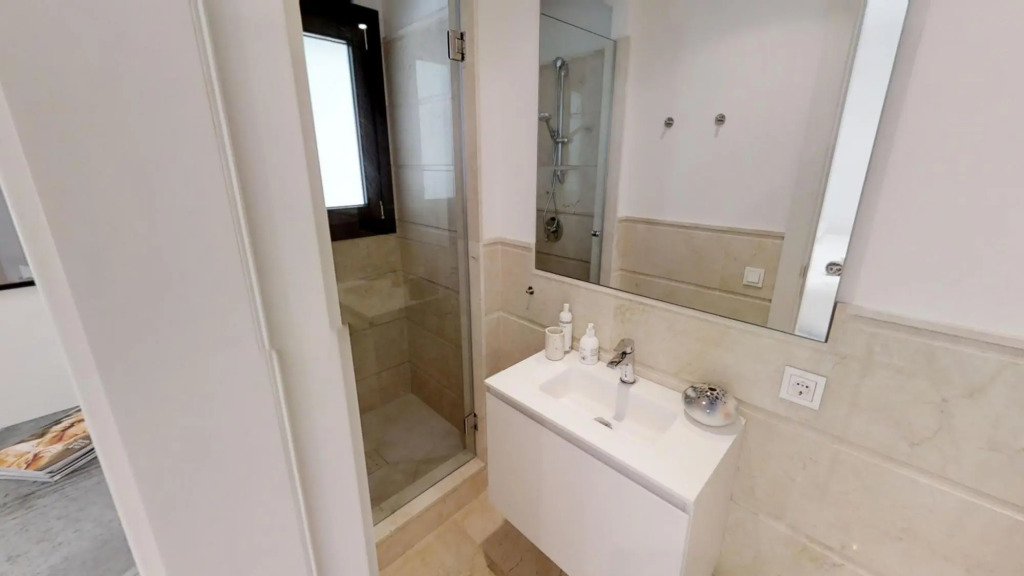 27175-Luxury Villa with heated pool