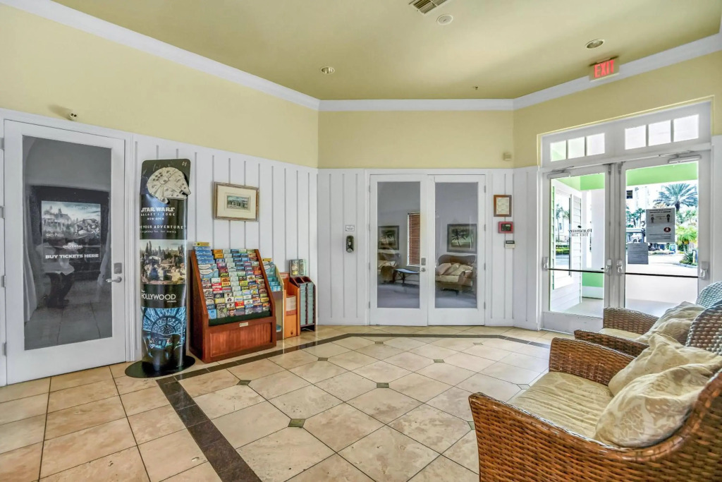 2 Bedroom Vacation Condo (2011)