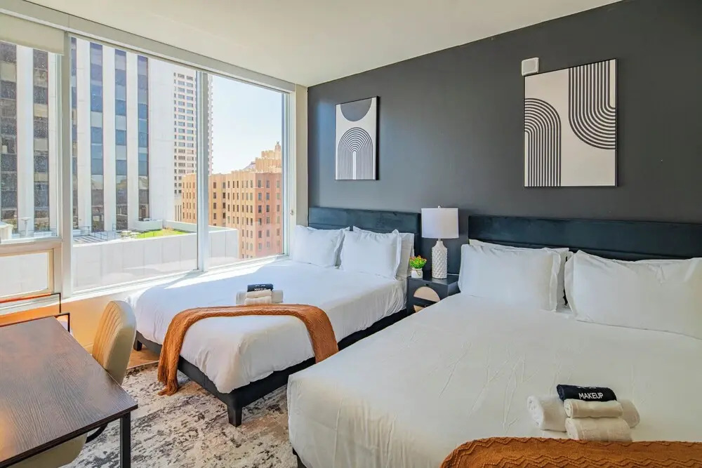 ROVE LIVING/KL - 44 Monroe