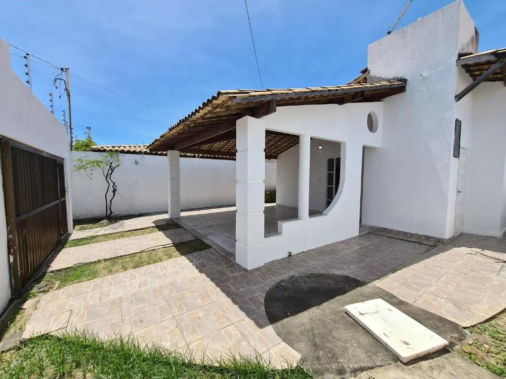 Casa na Aruana com piscina e 3/4
