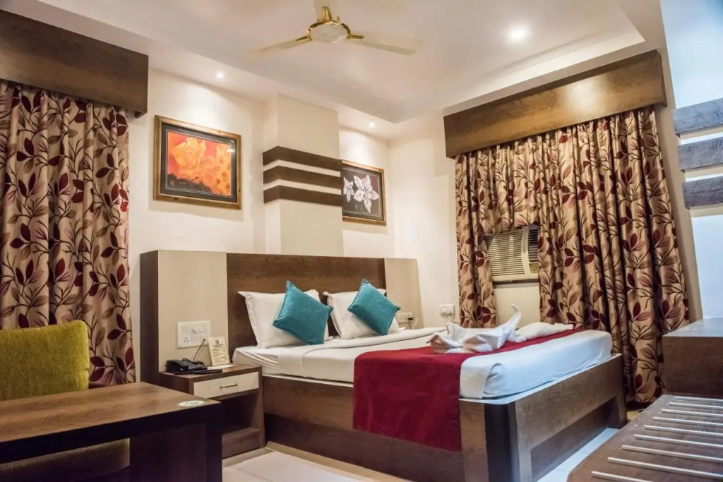Hotel Pushpak