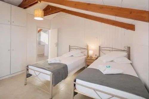 MARE BLU STUDIOS & SUITES