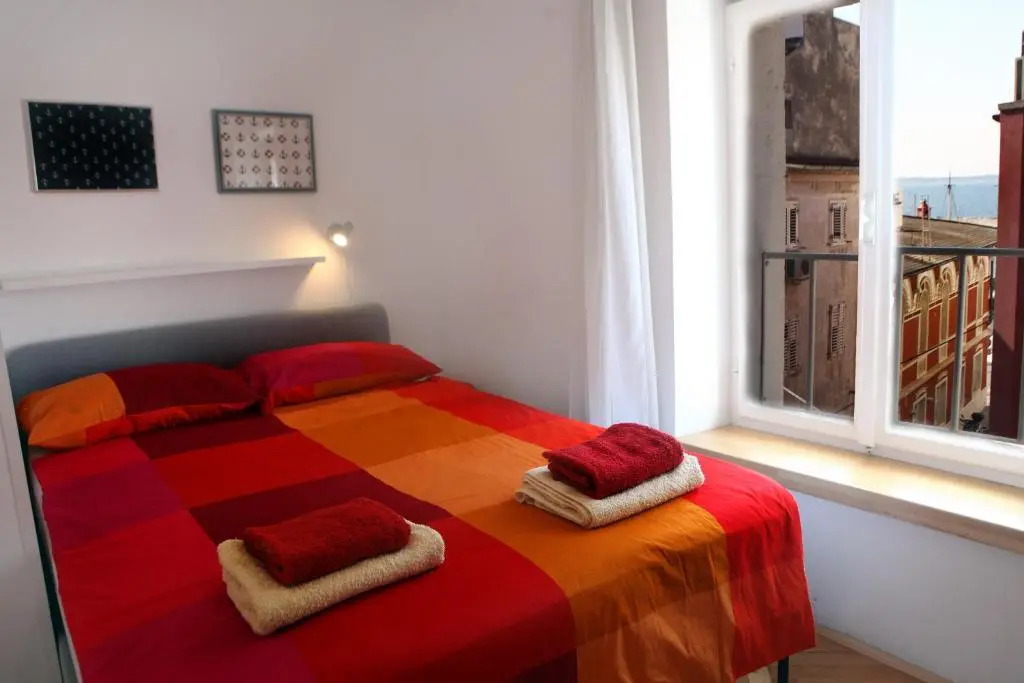 Spacious Piran Central Apartment for 5 Pax BG