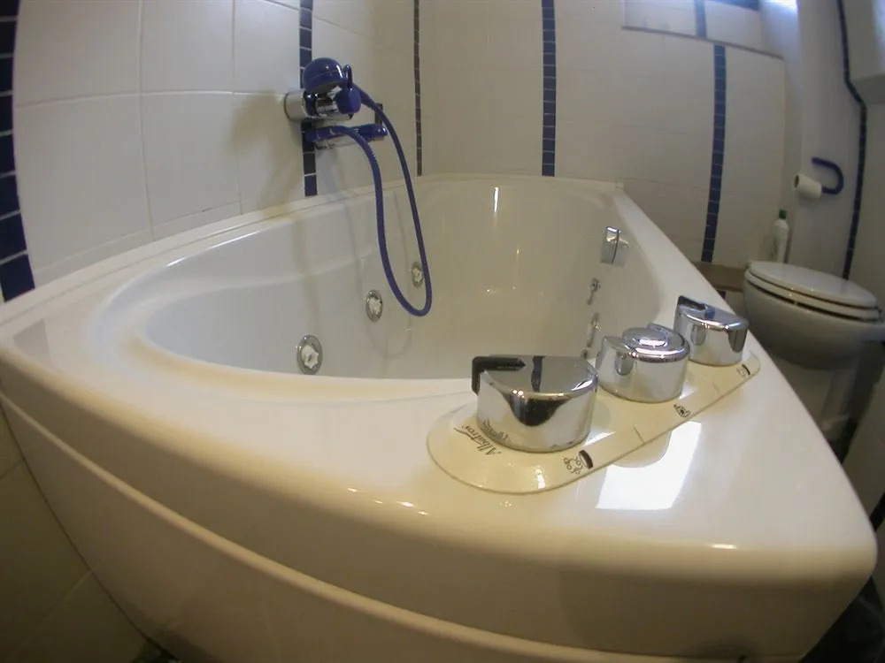A La Casa Dei Potenti