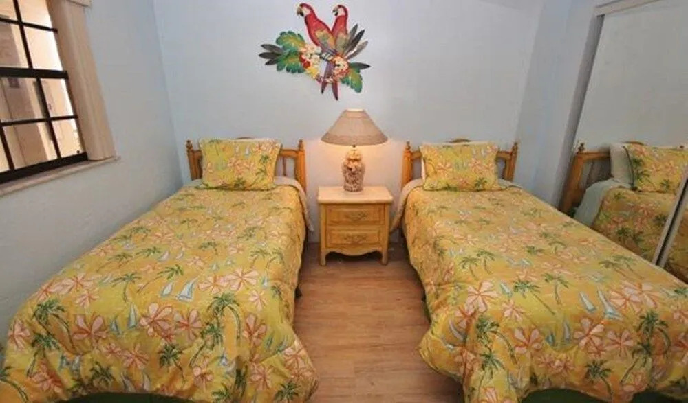 Hacienda del Sol II 413