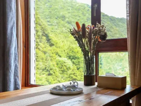 Yunbo Qilu Hostel