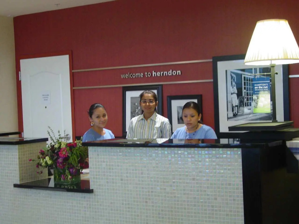 Hampton Inn & Suites Herndon-Reston