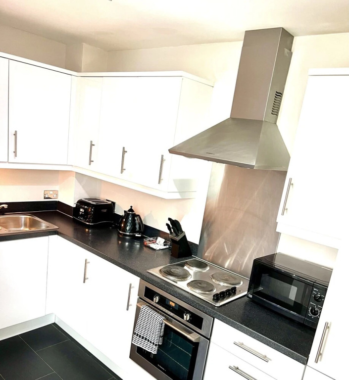 Luxurious Hub MK City Apartment- With Free Underground Parking