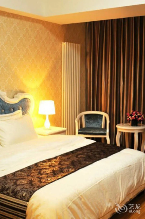 Cocoa Hotel (Zhengzhou Erqi Wanda City Second People's Hospital Metro Station)