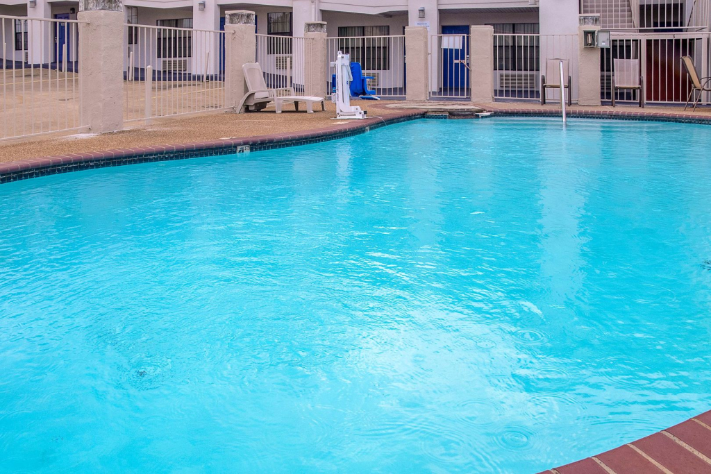Motel 6 Canton, TX