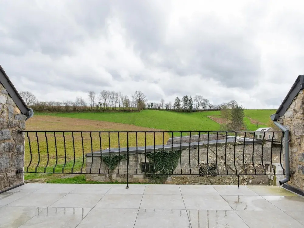 Spacious holiday home with sunny terrace