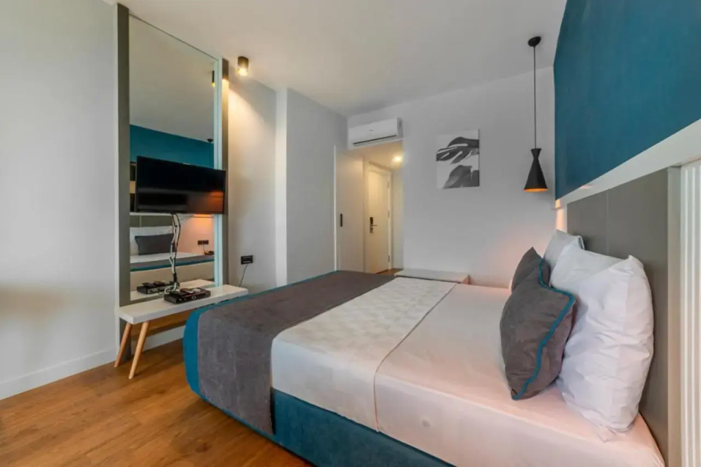 Tema 242 Hotel