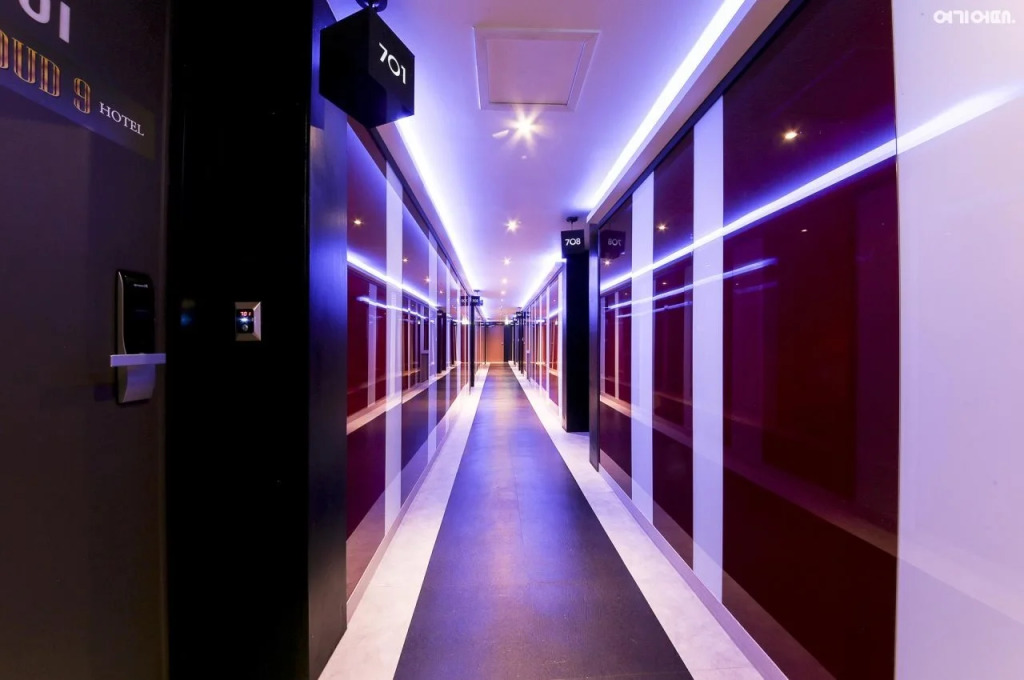 Hotel Cloud 9