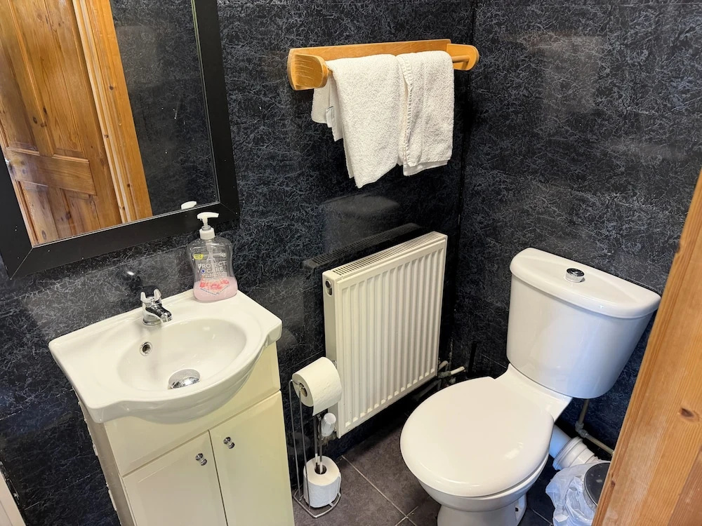 OYO Prince of Wales Country Hotel