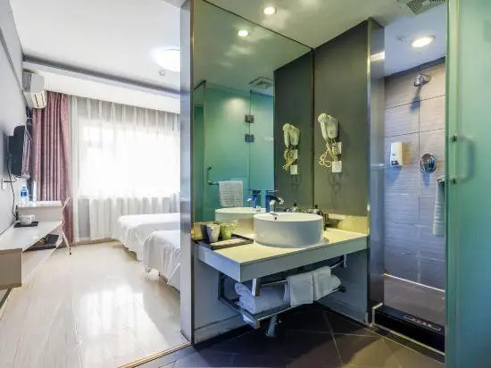 Super 8 Hotel (Lanzhou Dongfanghong Metro Station)