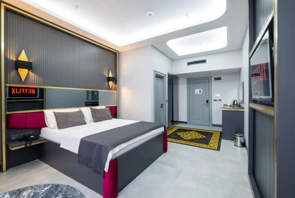 216 Prestige Hotel