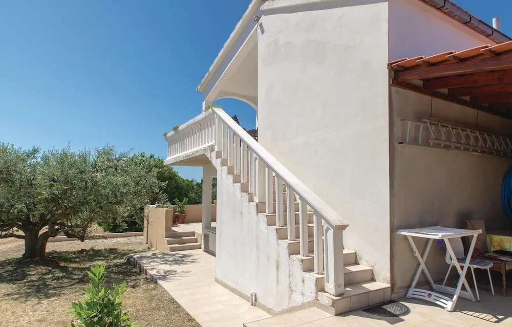 Beautiful Home in Pelegrin With Wifi and 3 Bedrooms