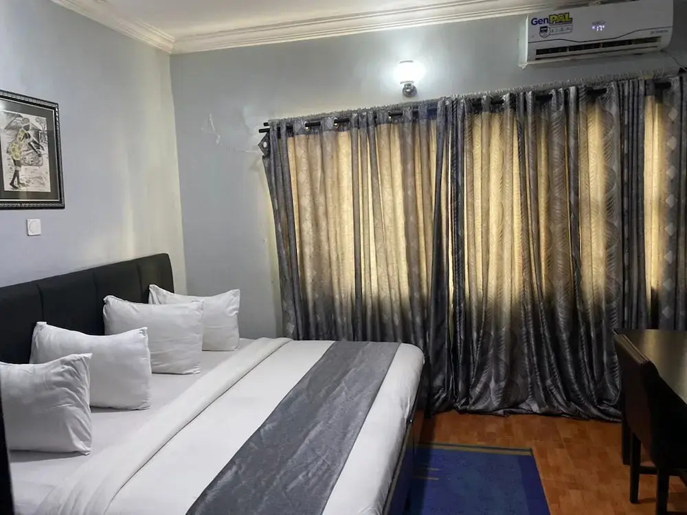 Kilo Royal Hotel